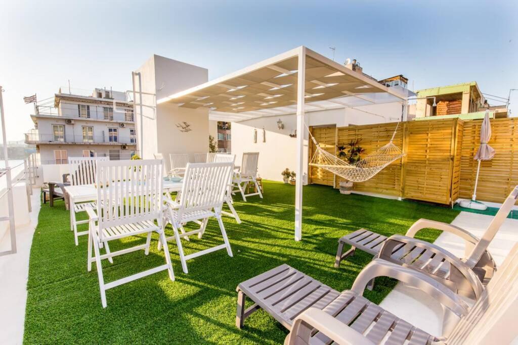 Neoclassical Flat With 2 Bedrooms In Pireu Exterior foto