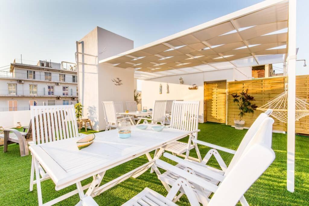 Neoclassical Flat With 2 Bedrooms In Pireu Exterior foto